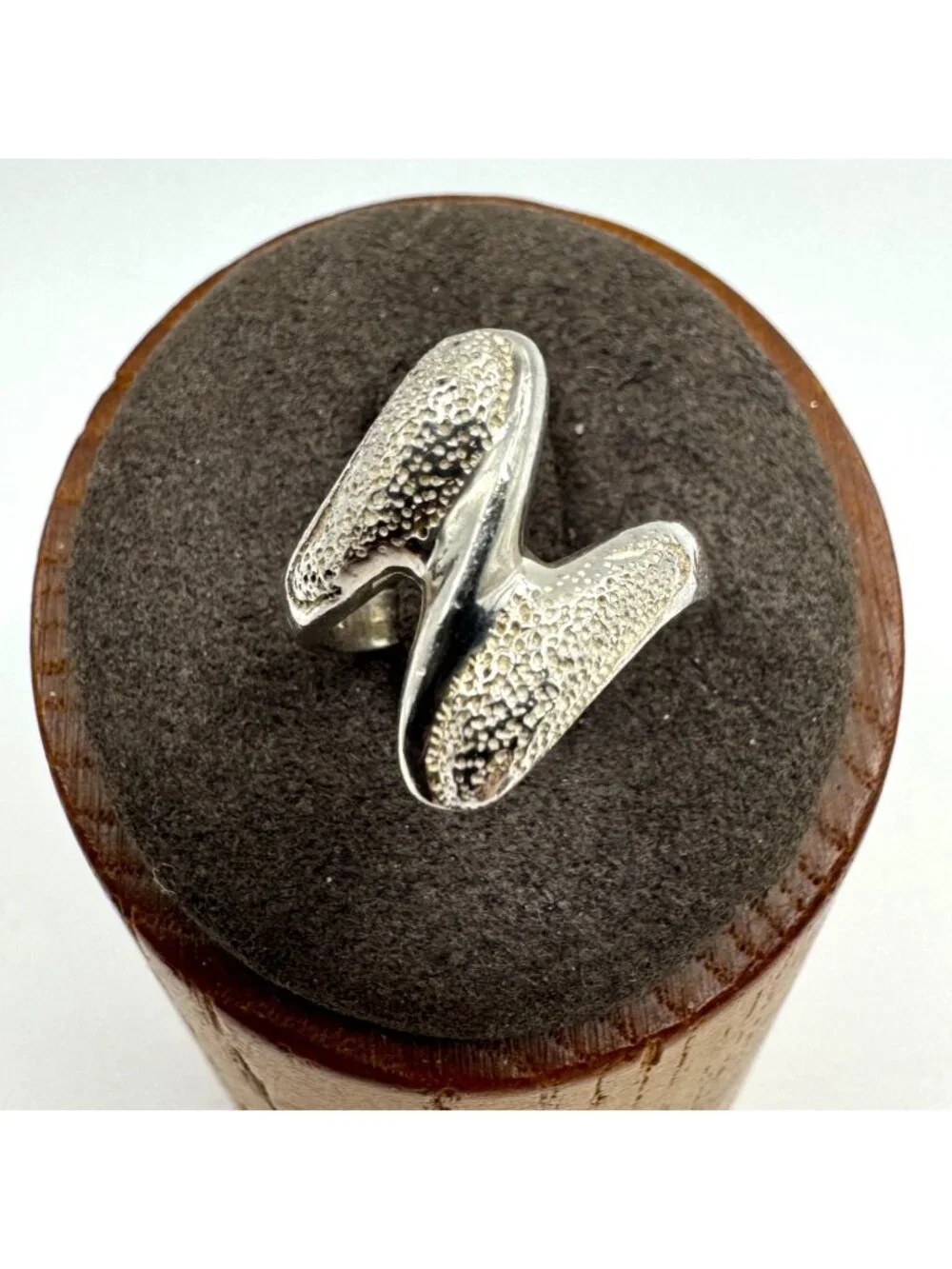Modernist Textured Twist Design Ring Sterling Silver 925 Size 4.75